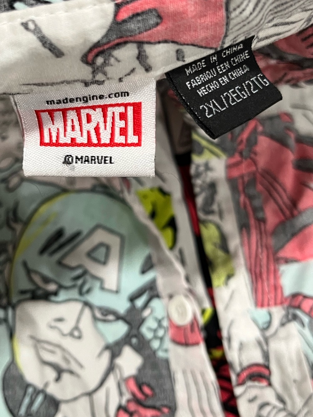 Marvel Men's Short-Sleeve Comic Print Shirt Button Up - Picture 4 of 9